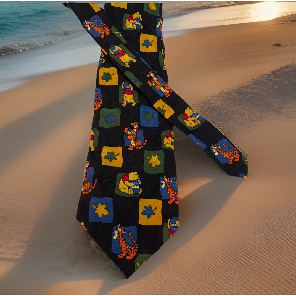 VINTAGE DISNEY Neck Tie WINNIE THE POOH & Tigger Too Black Honey,‎ Dad, Gift Fun
